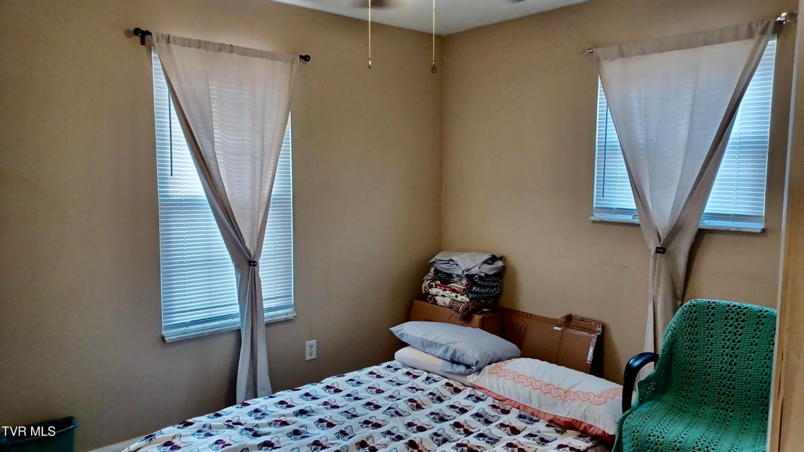 Photo #31: 212 Oak Place