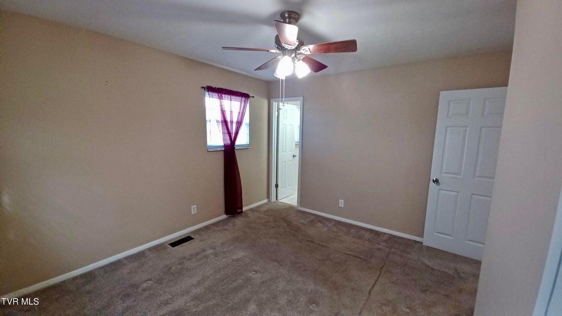 Photo #34: 212 Oak Place