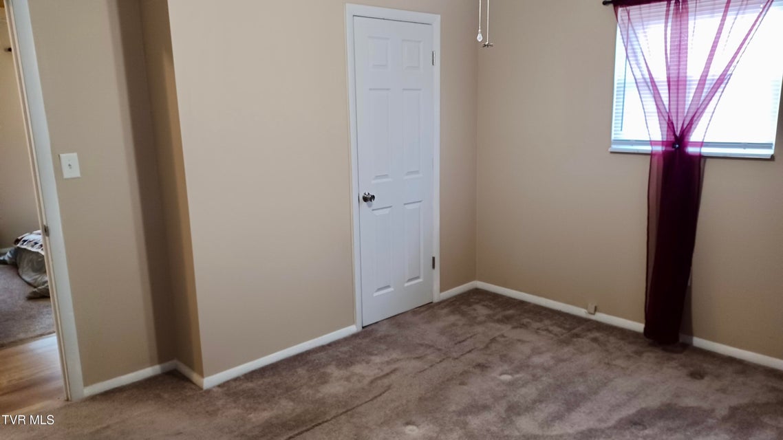 Photo #37: 212 Oak Place