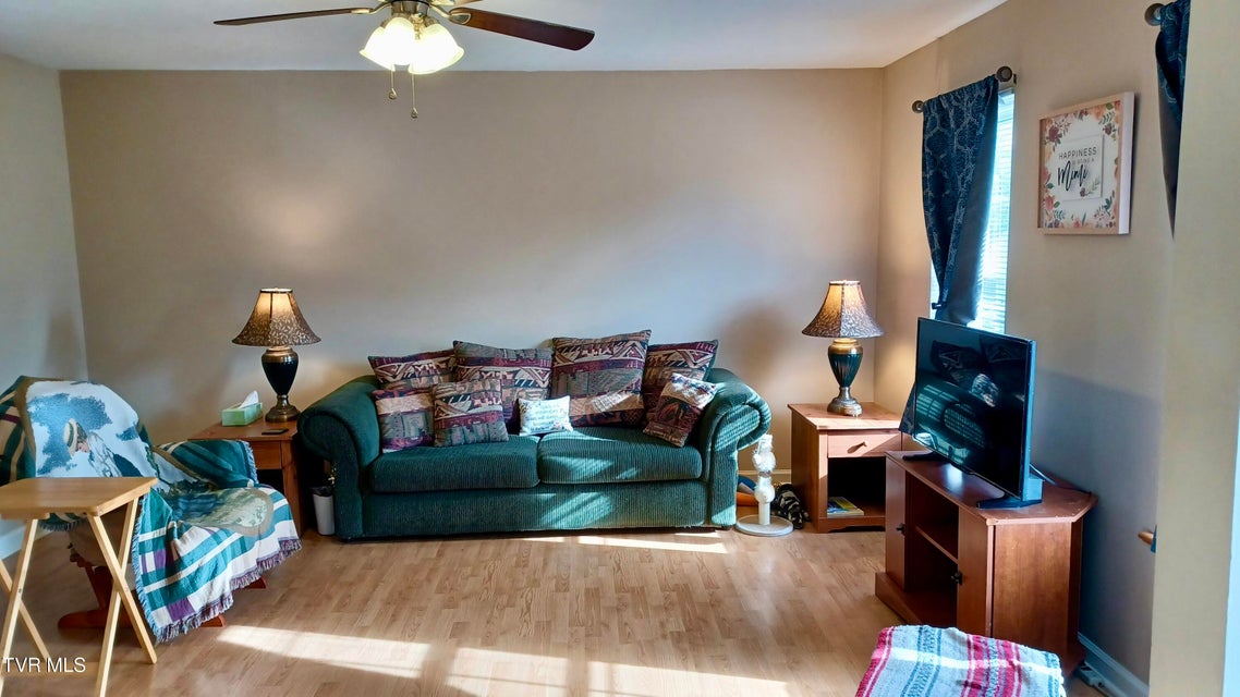 Photo #6: 212 Oak Place