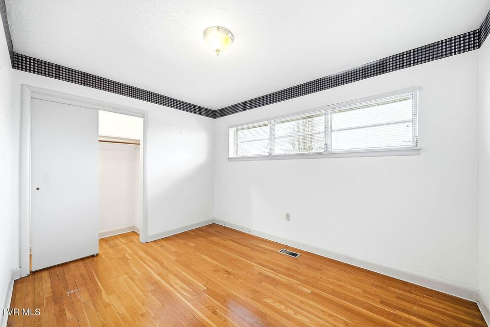 Photo #13: 748 Navaho Trail