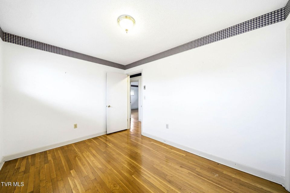 Photo #14: 748 Navaho Trail