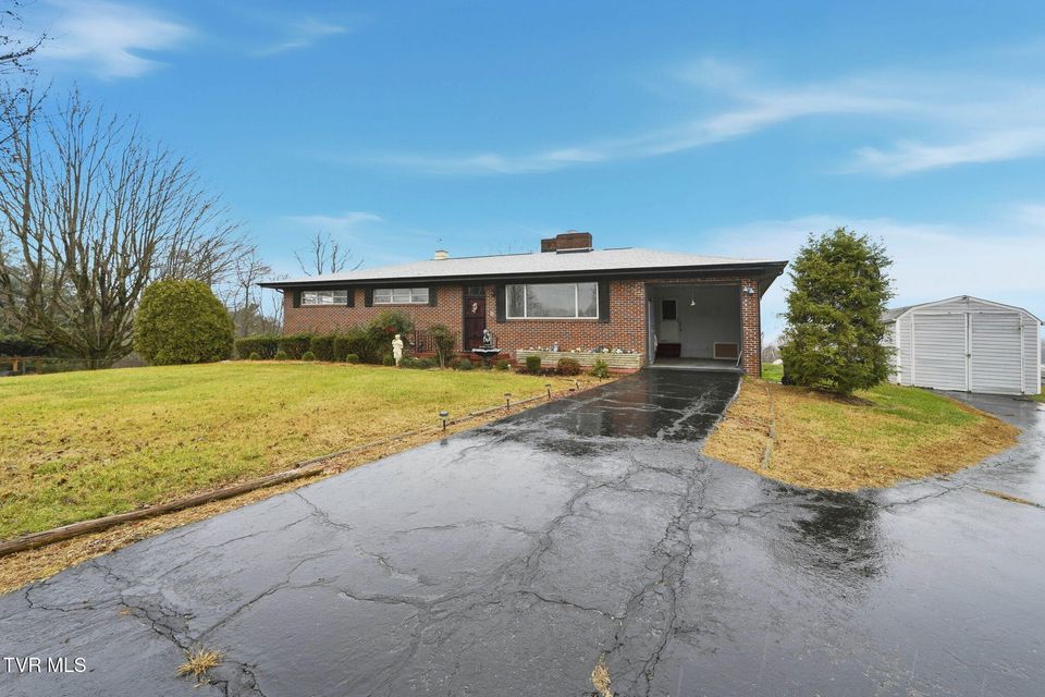 Photo #2: 748 Navaho Trail