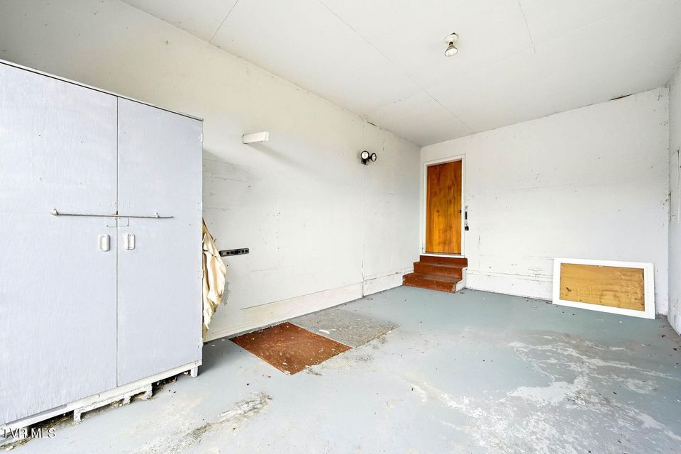 Photo #32: 748 Navaho Trail