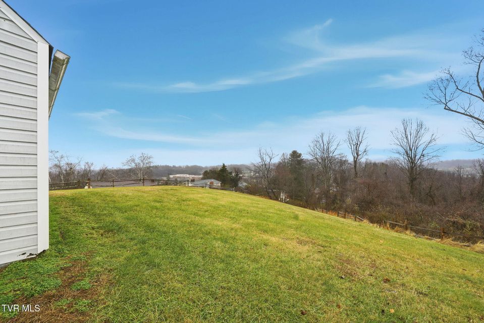 Photo #40: 748 Navaho Trail