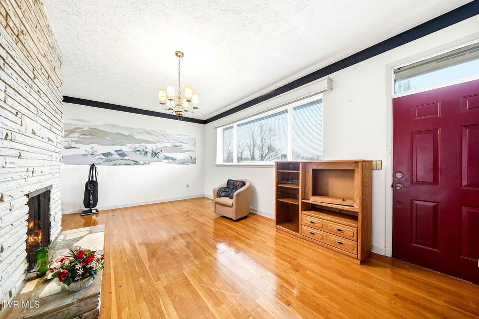 Photo #3: 748 Navaho Trail