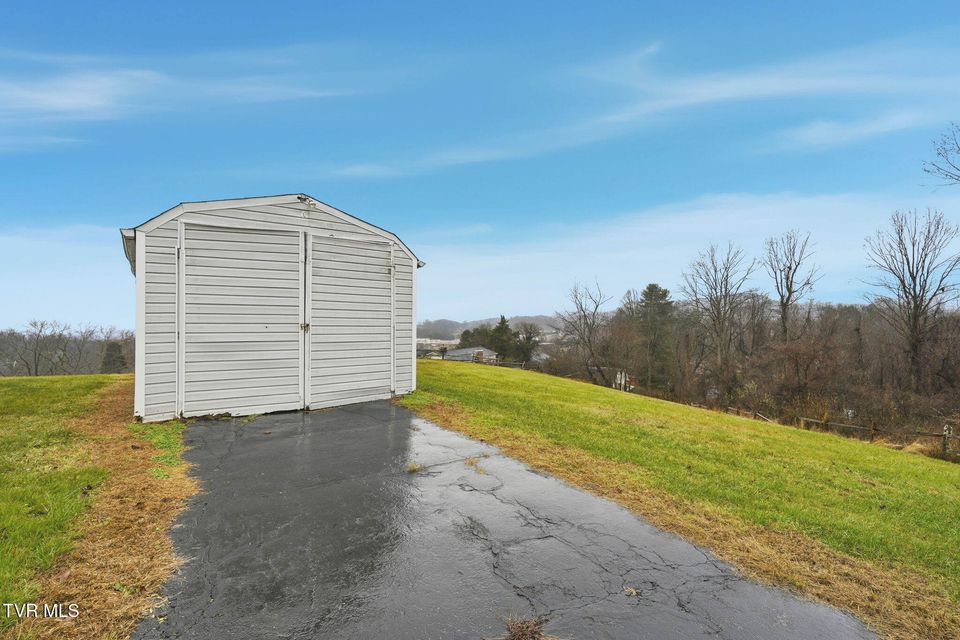 Photo #36: 748 Navaho Trail