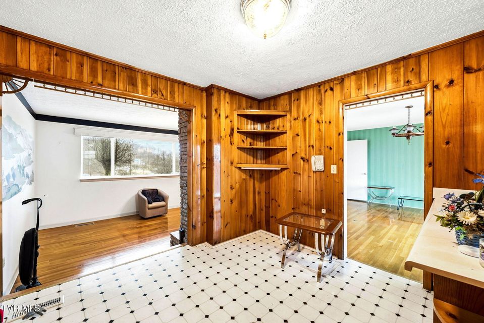 Photo #7: 748 Navaho Trail