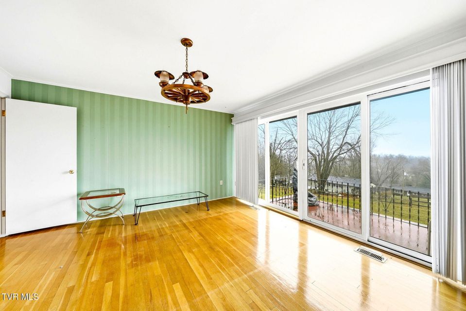 Photo #15: 748 Navaho Trail