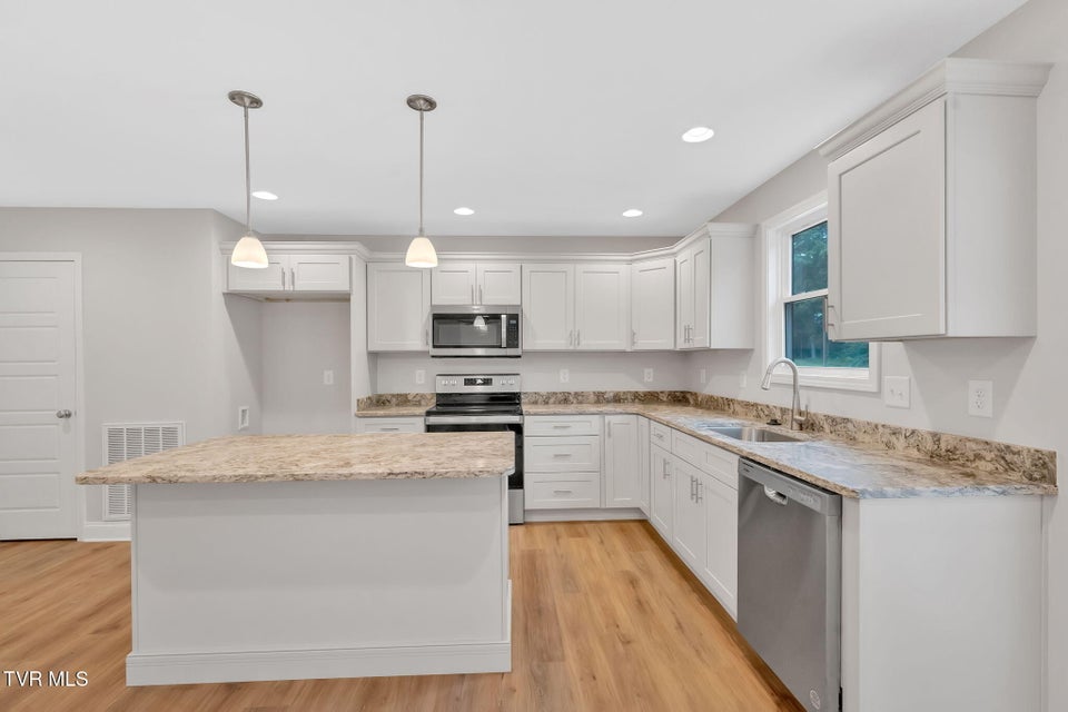 Photo #4: 622 Cherry Marie Drive