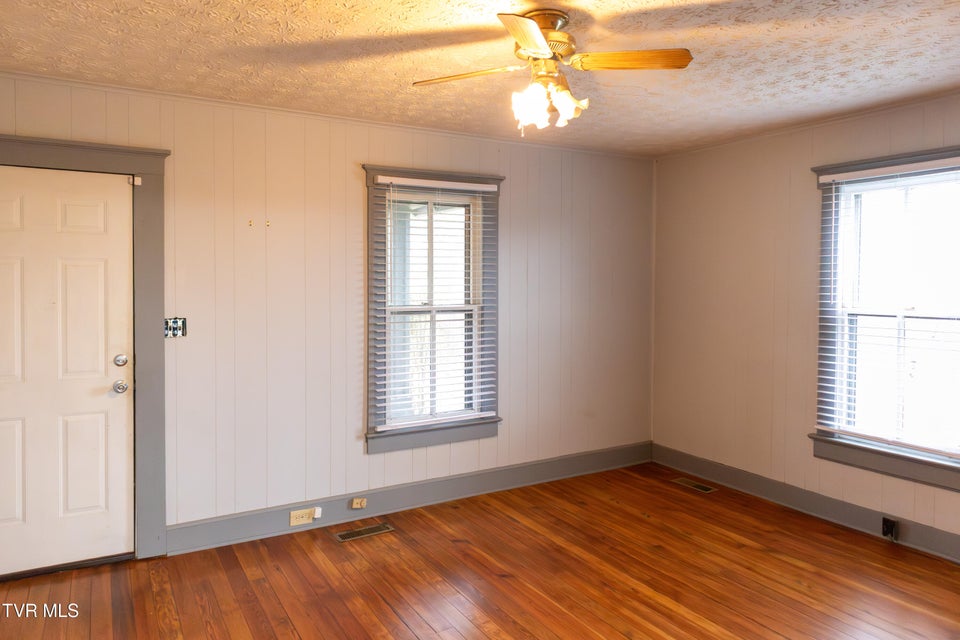 Photo #5: 136 Riverview Street