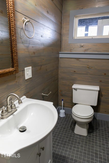 Photo #10: 136 Riverview Street