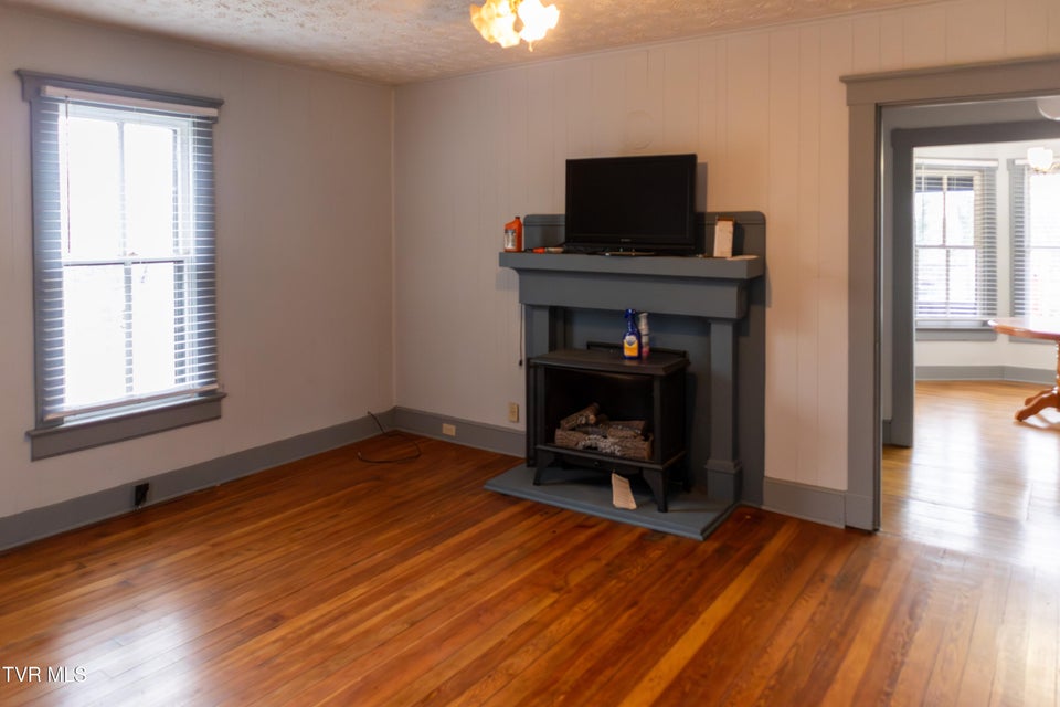 Photo #3: 136 Riverview Street