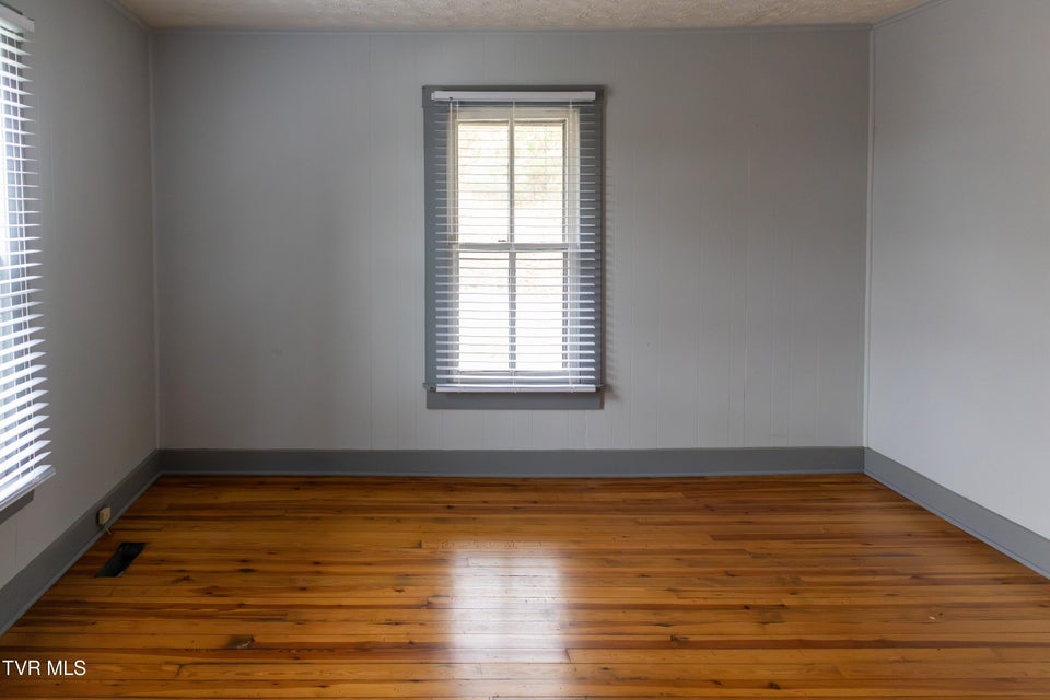 Photo #11: 136 Riverview Street