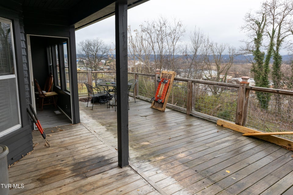 Photo #20: 136 Riverview Street