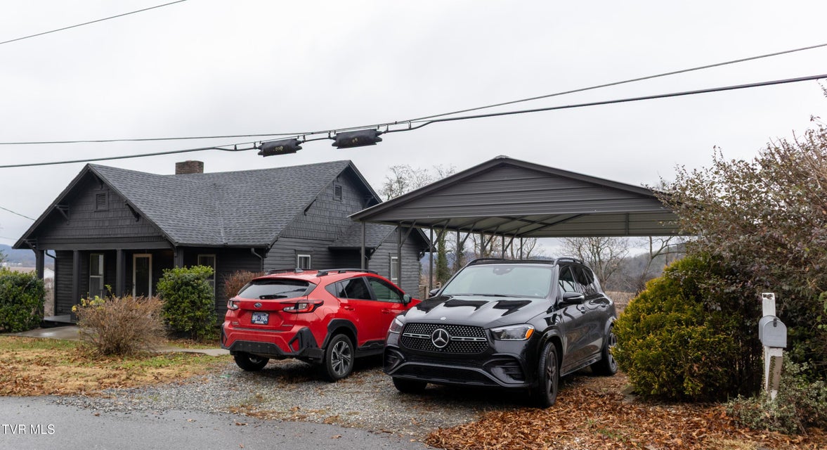 Photo #25: 136 Riverview Street