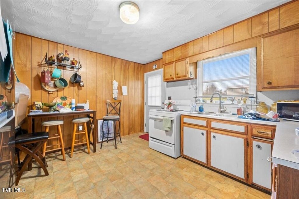 Photo #33: 33424 Bunker Hill Lane