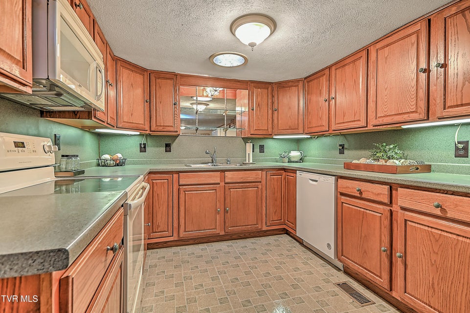 Photo #29: 146 Estep Hollow Road