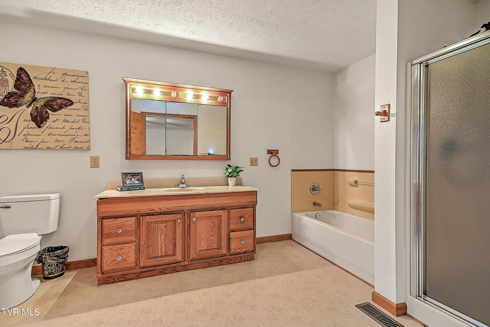 Photo #33: 146 Estep Hollow Road