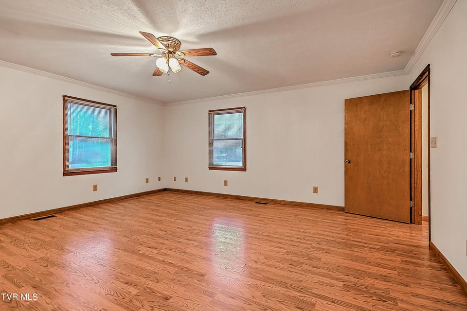 Photo #34: 146 Estep Hollow Road