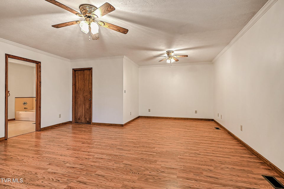 Photo #36: 146 Estep Hollow Road