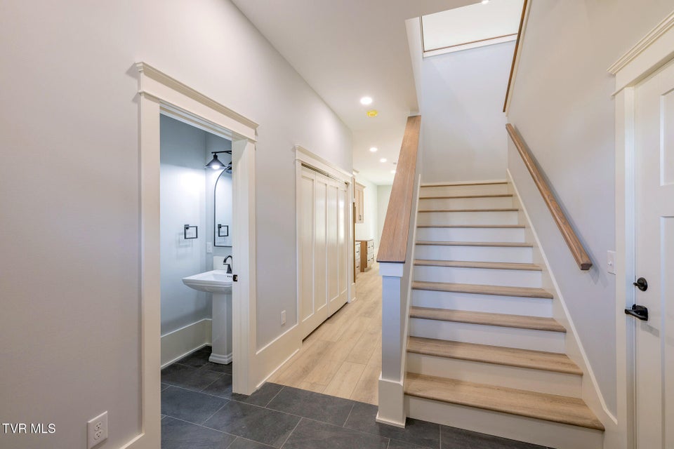 Photo #2: 1036 Cummings St 