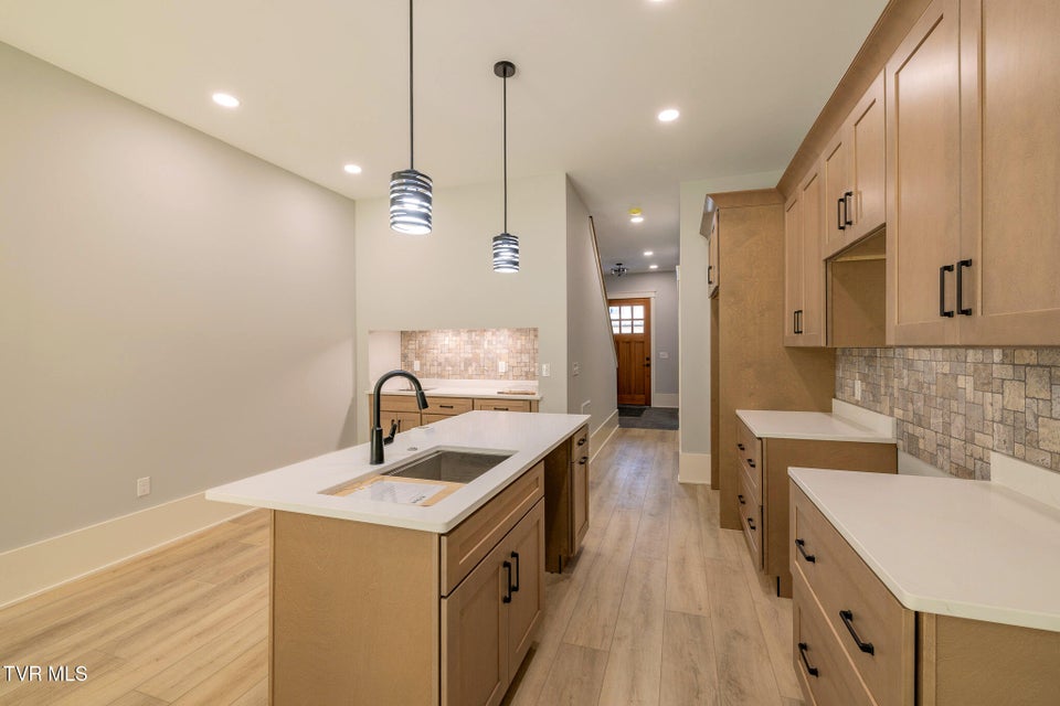 Photo #4: 1036 Cummings St 