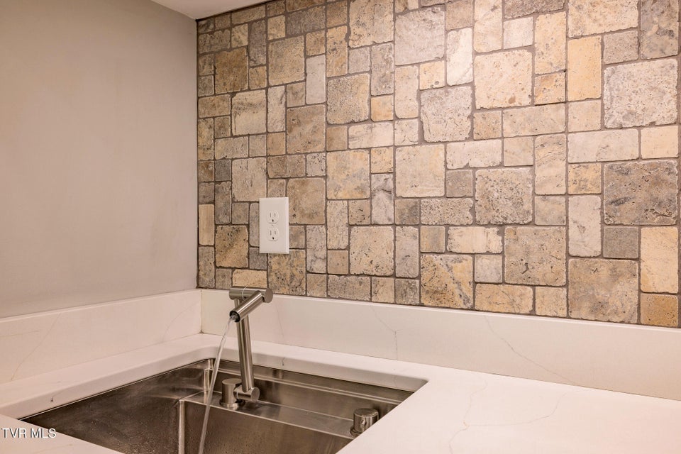 Photo #5: 1036 Cummings St 