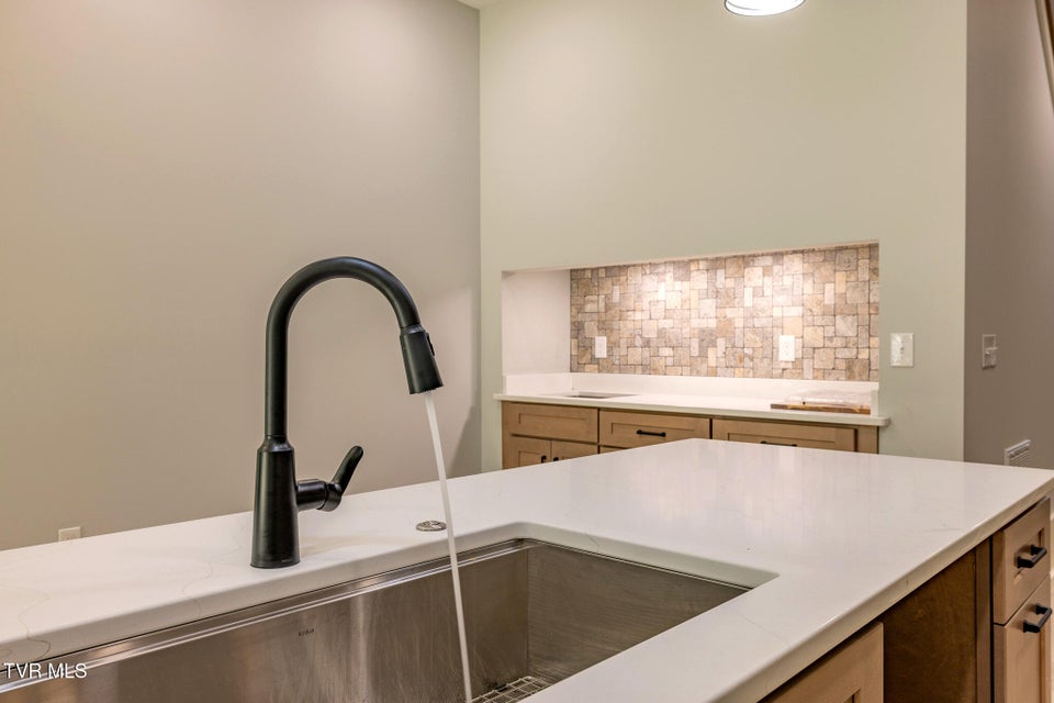 Photo #6: 1036 Cummings St 