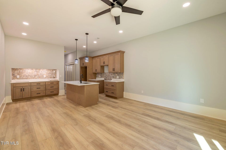 Photo #13: 1036 Cummings St 