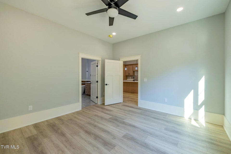 Photo #8: 1036 Cummings St 