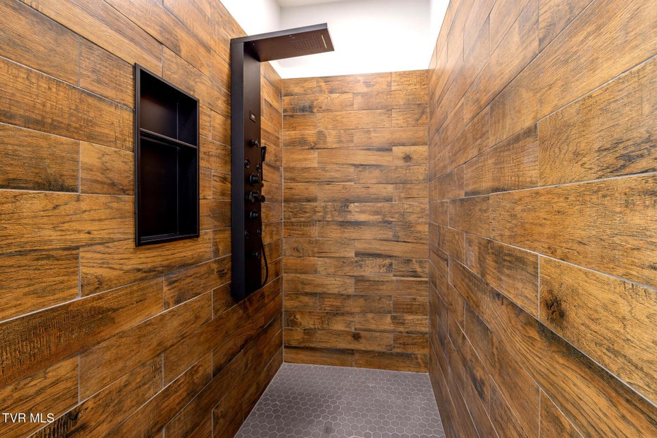 Photo #10: 1036 Cummings St 