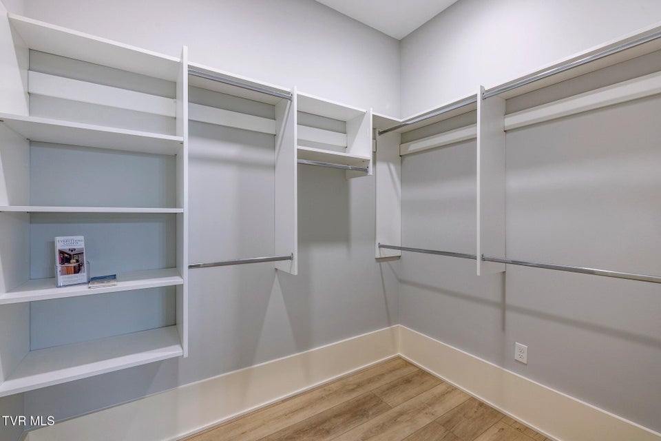 Photo #12: 1036 Cummings St 