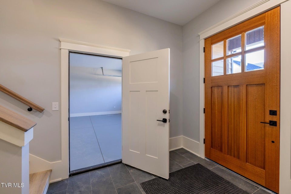 Photo #17: 1036 Cummings St 