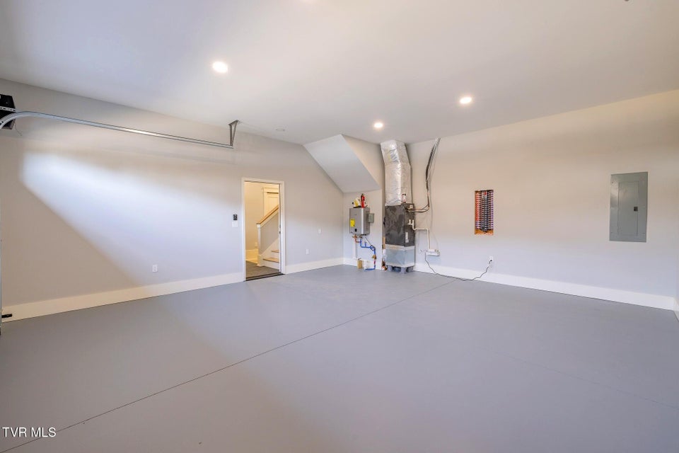 Photo #19: 1036 Cummings St 