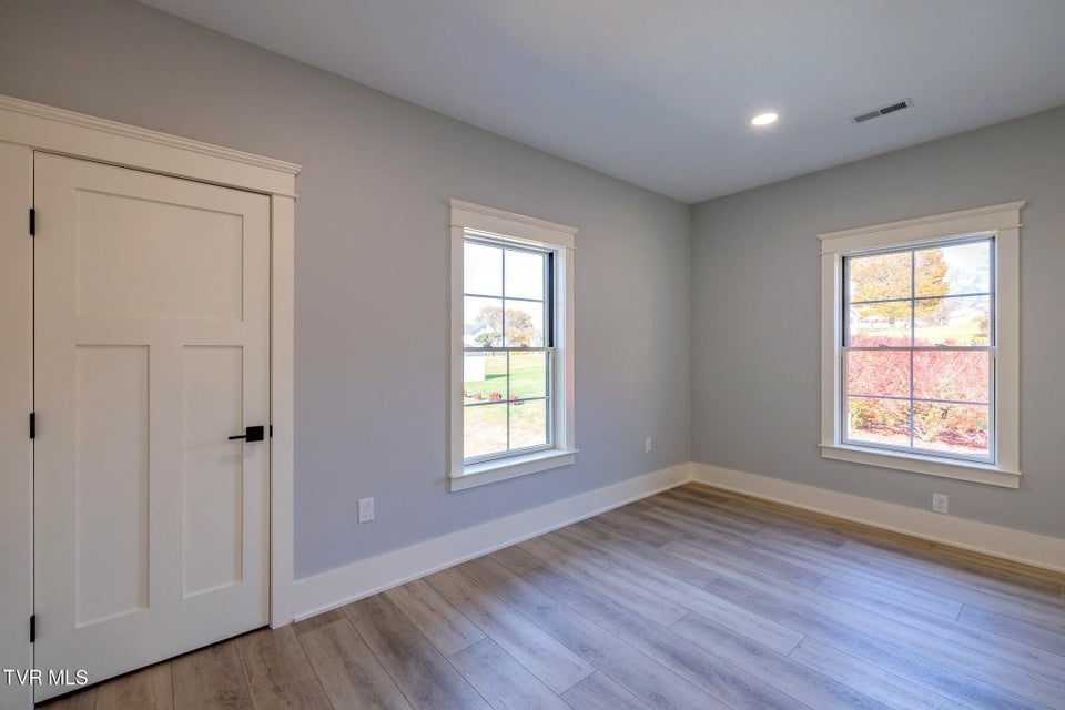 Photo #21: 1036 Cummings St 