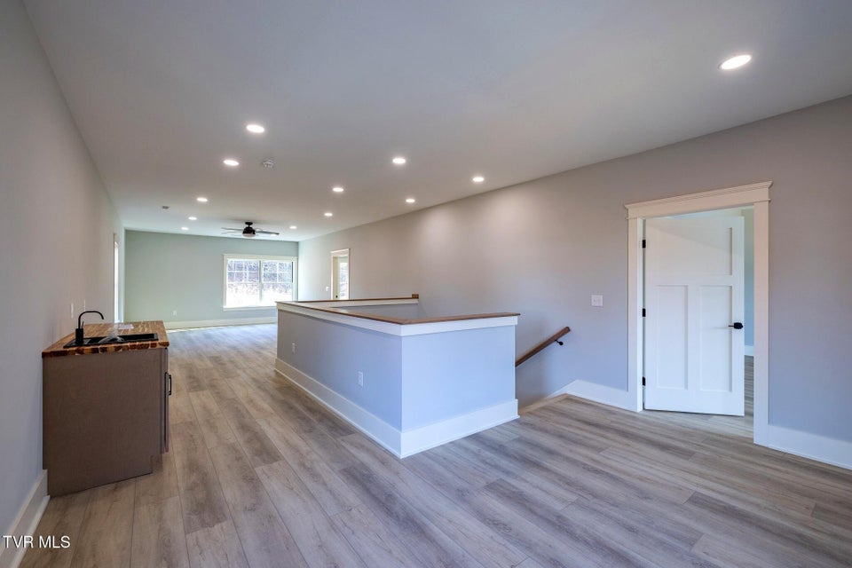 Photo #22: 1036 Cummings St 