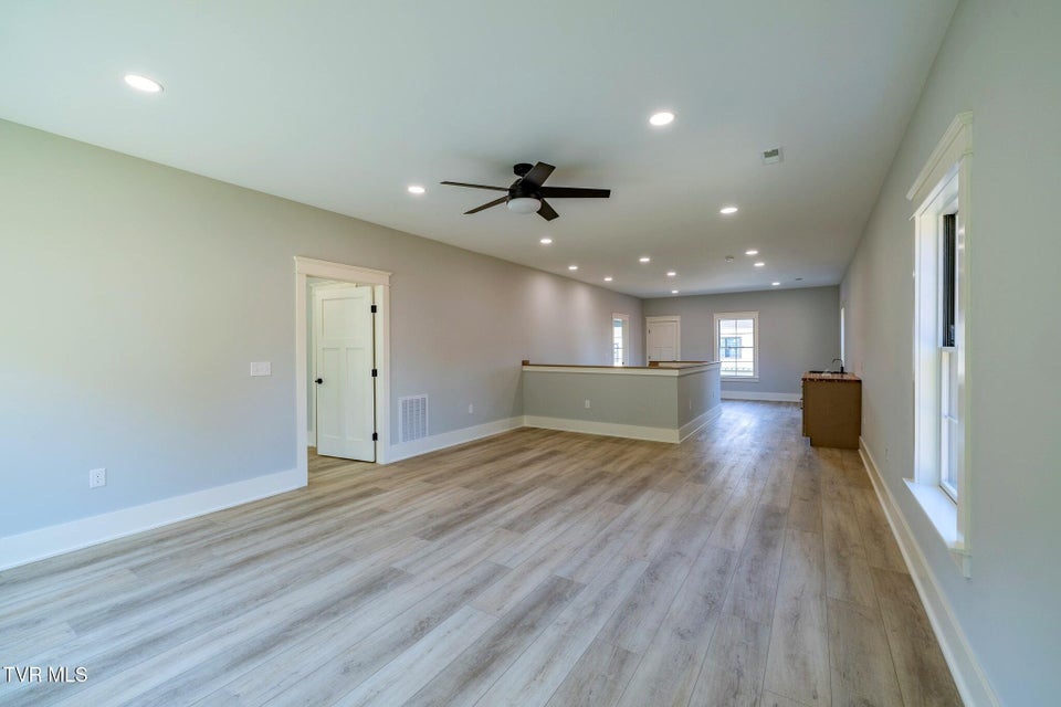 Photo #24: 1036 Cummings St 