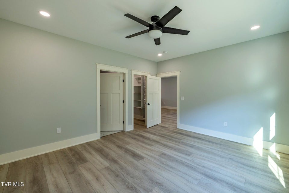 Photo #26: 1036 Cummings St 