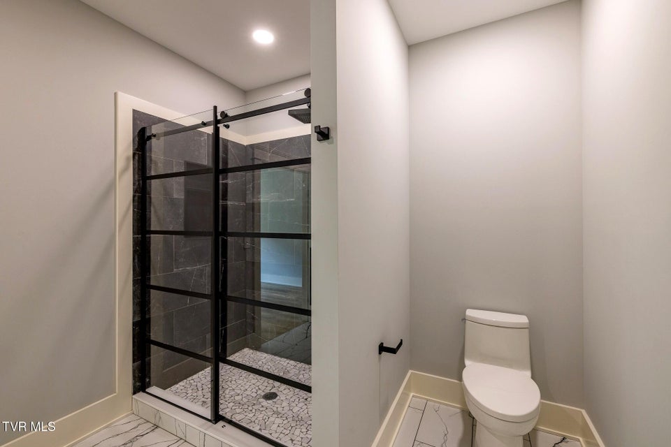 Photo #28: 1036 Cummings St 