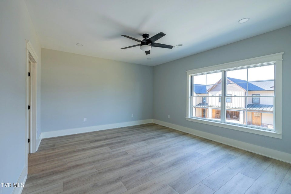 Photo #32: 1036 Cummings St 