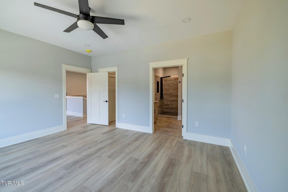 Photo #33: 1036 Cummings St 