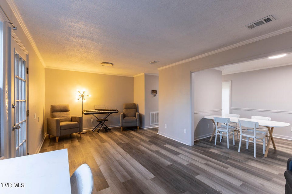 Photo #3: 2205 Greenbriar Circle