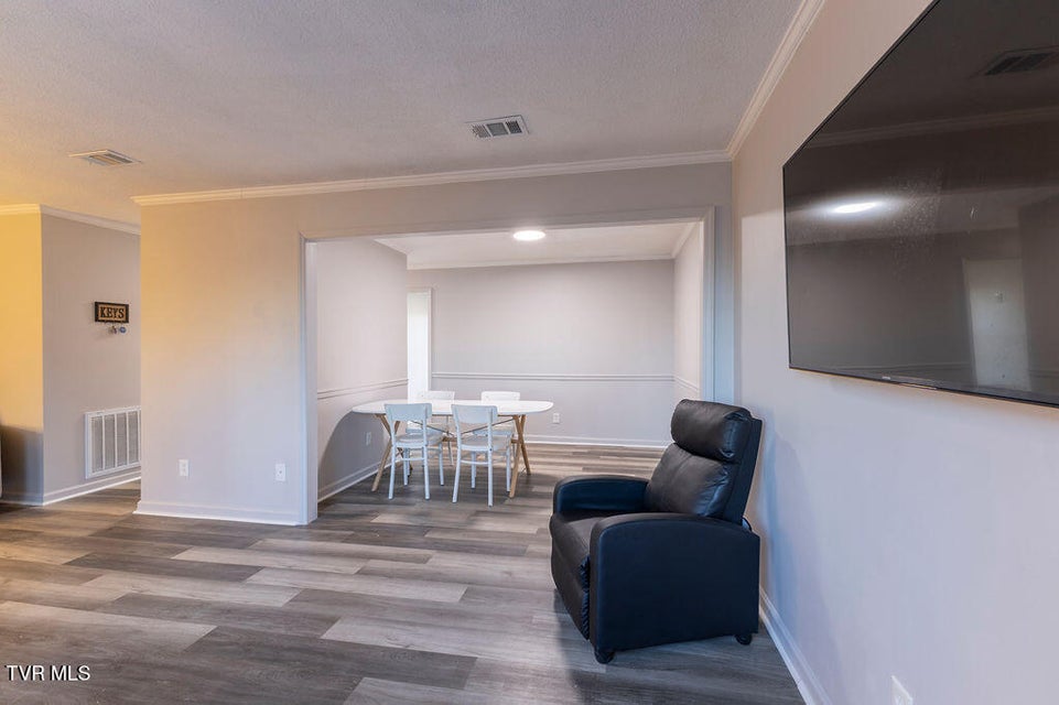 Photo #4: 2205 Greenbriar Circle