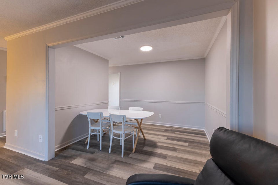 Photo #7: 2205 Greenbriar Circle