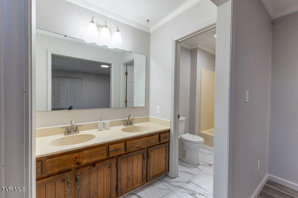 Photo #13: 2205 Greenbriar Circle