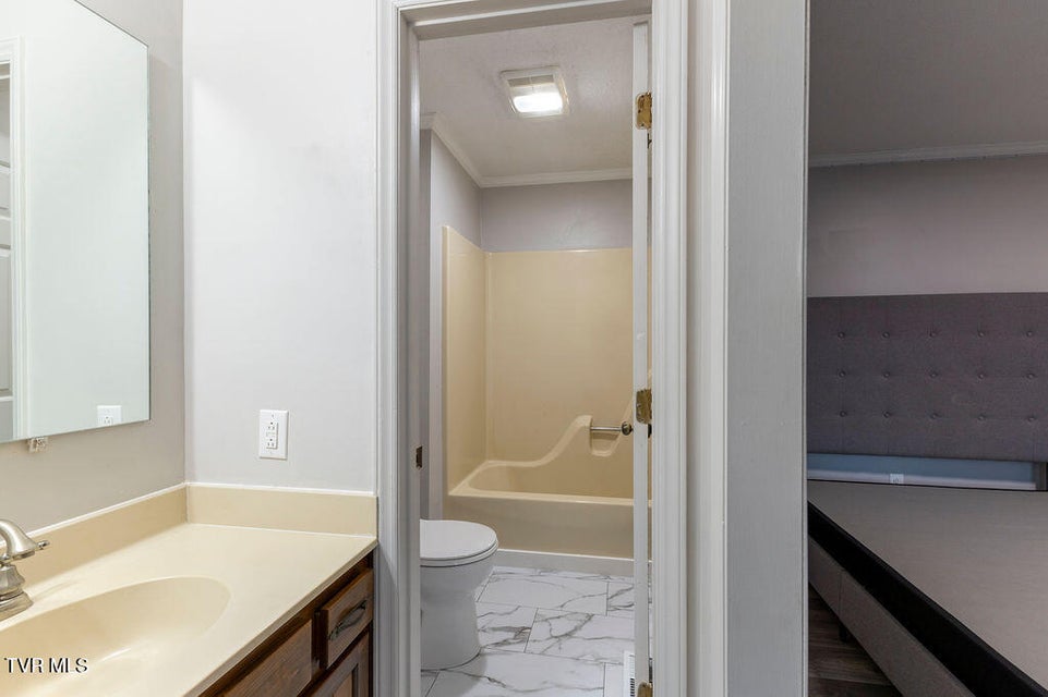 Photo #15: 2205 Greenbriar Circle