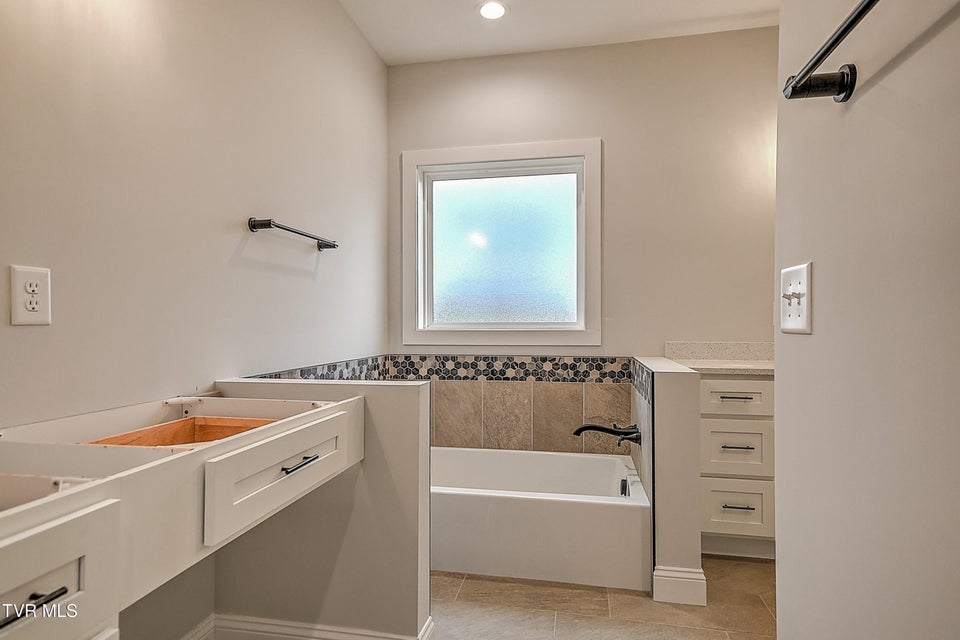 Photo #36: 3270 Old State Route 34 