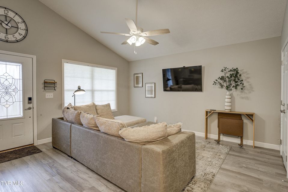 Photo #6: 700a Johnson Avenue