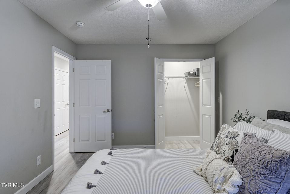 Photo #33: 700a Johnson Avenue